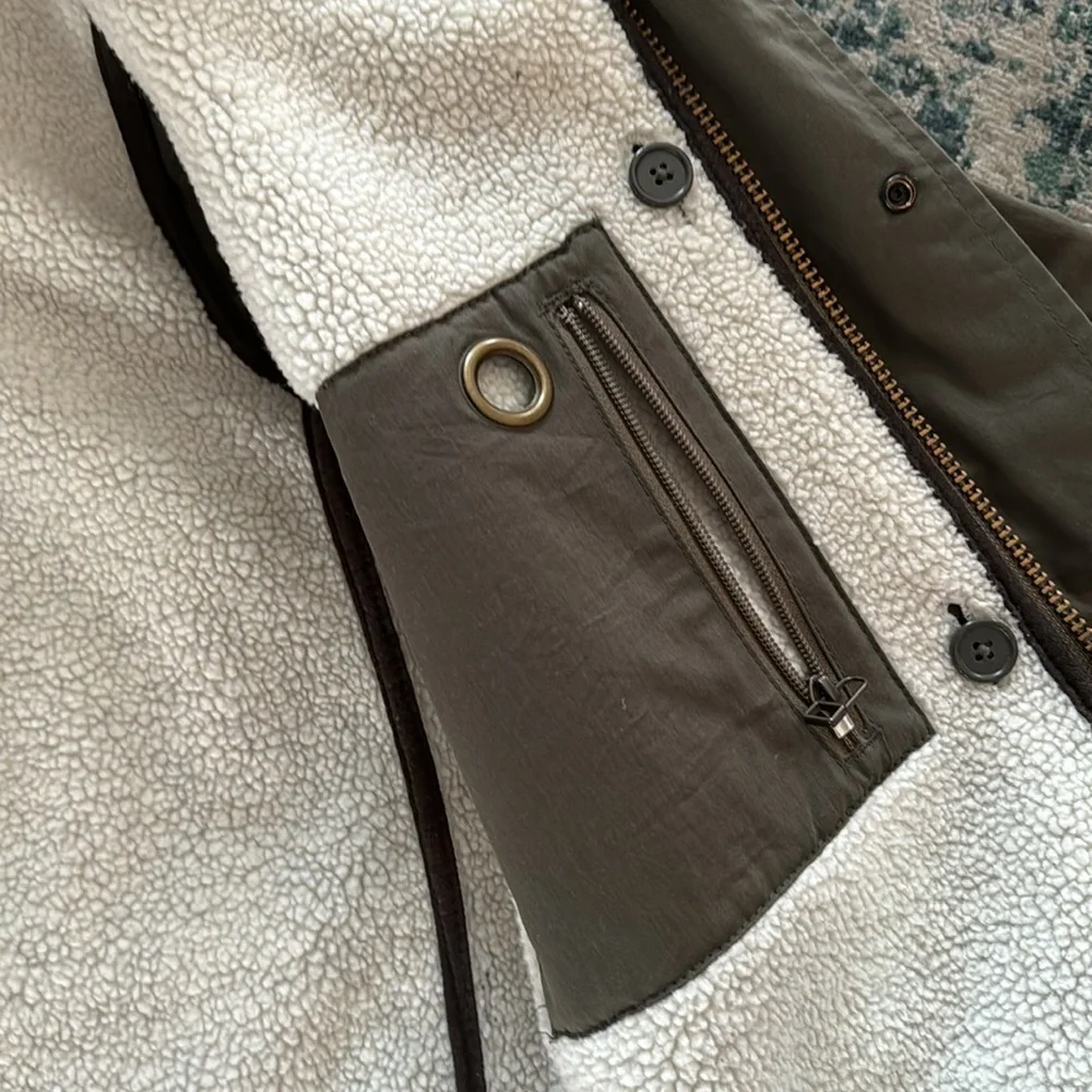 Community Autonomy Green Parka - Picture 11 of 16